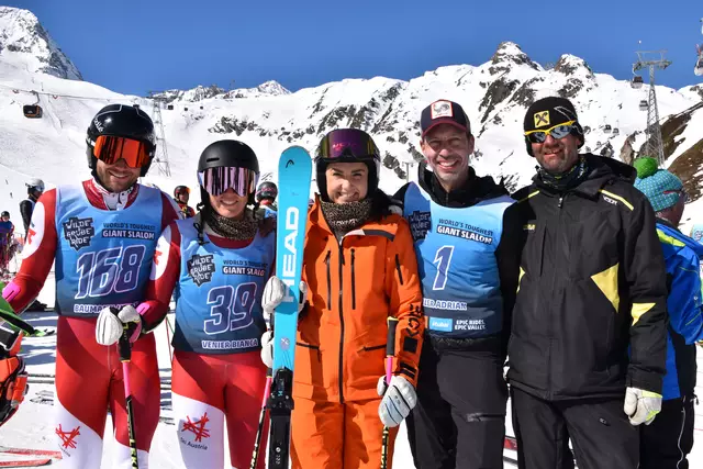 Weltmeisterin Stephi Venier mit ihrer Schwester Bianca und deren Freund Lukas Baumann (l.) sowie TVB-Obmann Adrian Siller und Robert Schlaucher, der einen Teil des Kurses setzte (r.) | Foto: Kainz