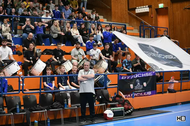 Volles Haus beim Handball-Doppel in der Sporthalle Bruck. | Foto: Bernd Haider