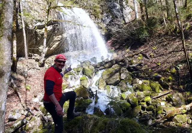 Beeindruckender Wasserfall in der Stiegengraben-Schlucht