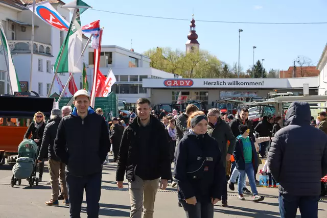 Der 35. Frühlingsmarkt in Fehring war trotz Kälteeinbruchs gut besucht. | Foto: MeinBezirk