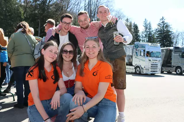 Bei bestem Sonnenschein wurde am Sonntag die Aegidinger Mostkost 2025 gefeiert. | Foto: Markus Bäumler/zema-medien.de