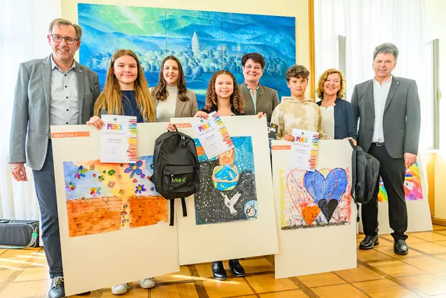 Gewinner der MMS Enns 1
1. Rosalie Marek
2.  Emilia Bernhart
3. Yaro Wandrak
 | Foto: Wolfgang Simlinger