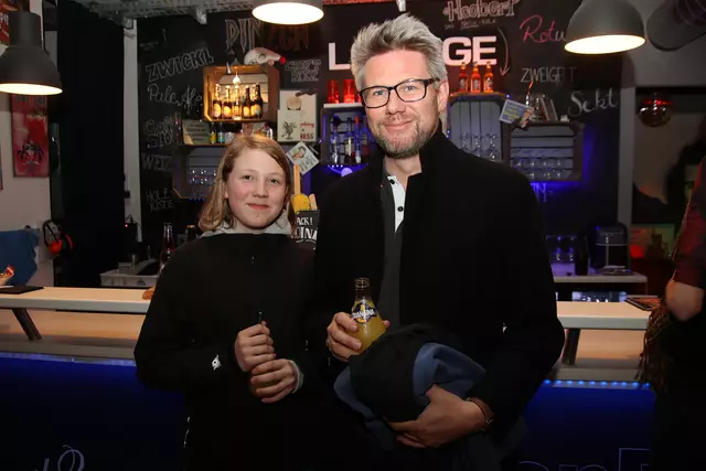Regisseur und Intendant Florian Eisner mit Tochter Lena.