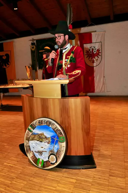 Bat.-jungschützenbetreuer Marco Mösl freute sich über die hervorragenden Leistungen. | Foto: Hassl