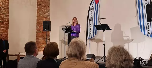 Heidi Gsell, Verein Lila Winkel, spricht über die Opfergruppe der Zeugen Jehovas 

Foto Franz Michael Zagler