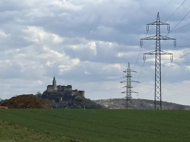Der vor einigen Jahren angekündigte Neubau der Stromtrasse zwischen Güssing (Bild) und Rotenturm wurde in die Schublade gelegt. | Foto: Martin Wurglits