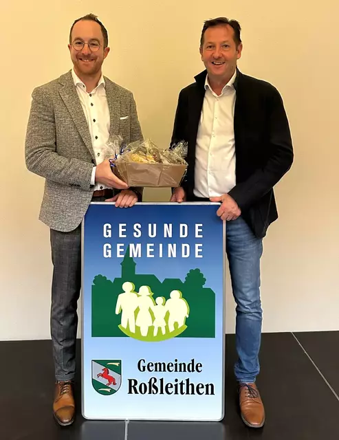 Jakob Ebner (links) und Bürgermeister Kurt Pawluk. | Foto: Gemeinde Roßleithen