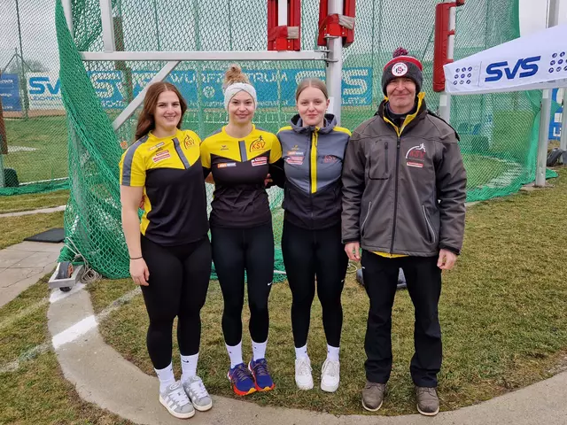 Eine ganz besondere Trainingsgemeinschaft haben Leonie Moser, Annika Kern und Lina Breznik mit ihrem Trainer Gerald Jalitsch. | Foto: KSV-LA