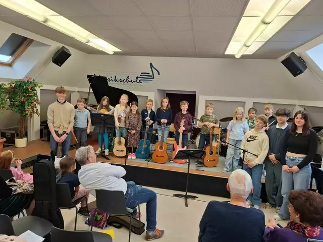 Mit dabei waren: Jacob, Jonas, Sebastian, Simon, Matthias, Jonathan, Rita, Sascha, Lea, Clara, Philipp, Karoline, Christopher, Sebastian, Jonas, Viktoria, Theo, Lorenz, Peter, Jonathan, Jan und Christoph. | Foto: Korneuburger Musikfreunde