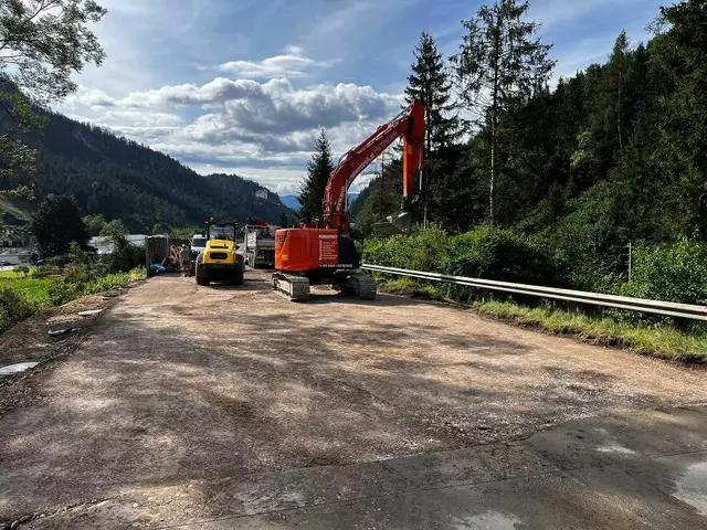 Die Landesregierung beschloss zusätzliche Mittel für Straßensanierungen und Bauvorhaben in der Höhe von 16 Millionen Euro.  | Foto: Land Steiermark/A16
