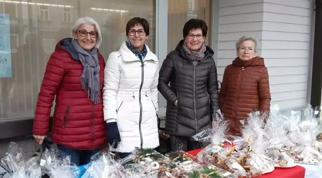 ... Ebenso die selbstgebackenen Weihnachtskekse, die in der Adventszeit nicht fehlen dürfen. | Foto: Trachtengruppe Bad St. Leonhard