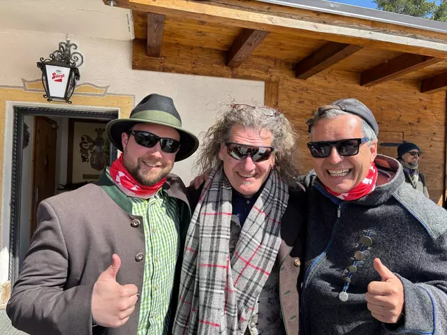 Gernot Gronald (Geschäftsstellenleitung Feldkrichen), Mr. Kiltskitag Thomas Rettl und Gerhard Gruber (Geschäftsstellenleitung Völkermarkt)  | Foto: MeinBezirk.at