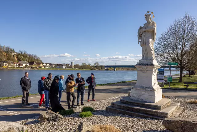 Bei der Eröffnung des neuen Denkmal-Rundwegs in Aschach. | Foto: Jürgen Brochmann