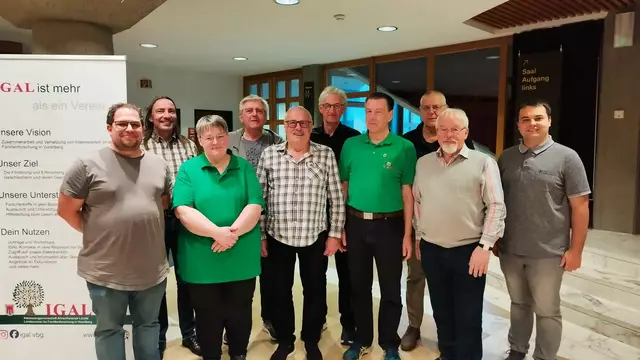 der neugewählte Vorstand und die Beiräte (v.l.n.r.: Marcel Maister, Reinhard Müller, Sabine Feuerstein, Heinz Riedener, Georg Watzenegger, Edgar Natter, Gerald Meier, Werner Geiger, Franz Schütte &amp; Fabio Curman) | Foto: Kurt Simmerle