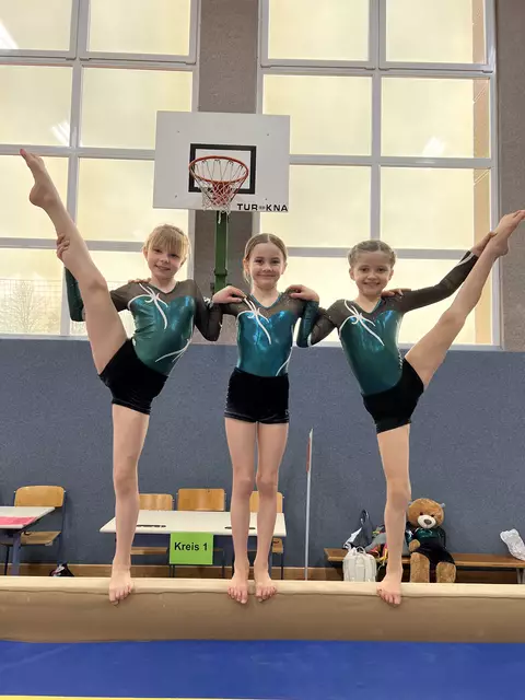 Die Turner:innen des Turnvereins Vöcklabruck freute sich über die tollen Podestplätze. | Foto: Turnverein Vöcklabruck