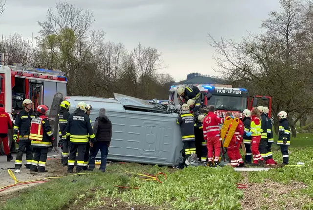 Am heutigen Nachmittag ereignete sich auf der Landesstraße L5247 zwischen Oberndorf an der Melk und Kirnberg an der Mank ein schwerer Verkehrsunfall.  | Foto: DOKU-NÖ