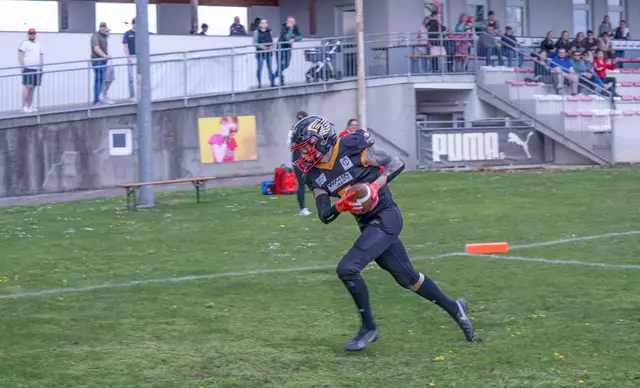 Max Regner (#7) stand nach seinem schweren Unfall nach einem steinigen Weg erstmals wieder am Platz. Für die Eagles erzielte er beim Spiel den ersten Touchdown. | Foto: Thomas Werchota