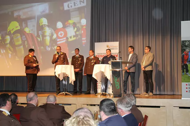 von links: Christian Simmel, Martin Wakolbinger, Walter  Weidinger, Roland Katzinger, Martin Kickingereder, Andreas Lindorfer, Josef Lauss | Foto: Meßthaller