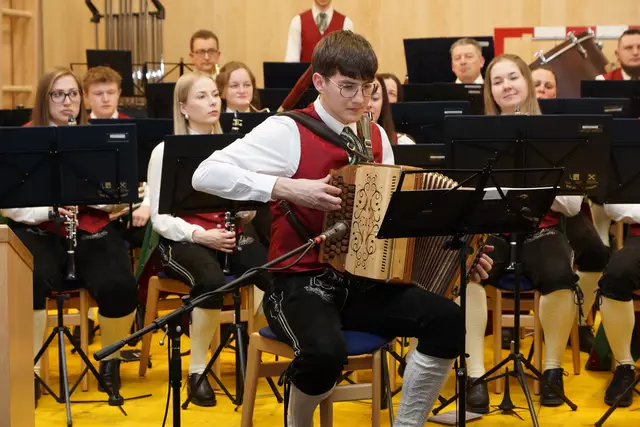 Felix Nussbaumer war bei "DANKE" von Alexander Maurer auf der steirischen Harmonika zu hören.