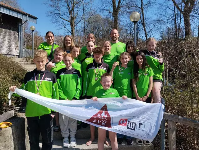 Die Schwimmerinnen und Schwimmer vom SV Reutte zeigten sich in Obergünzburg von ihrer besten Seite und wurden mit zahlreichen Medaillen belohnt. | Foto: SVR ZV Schwimmen