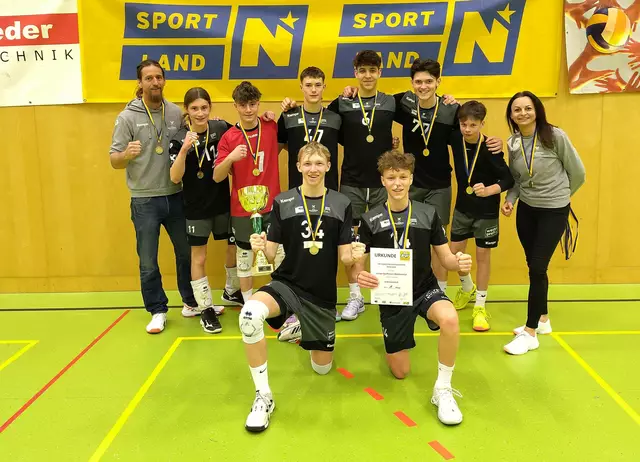 Die U18-Jungs holten sich in einem spannenden Turnier den Landesmeistertitel. | Foto: Union Volleyball Raiffeisen Waldviertel