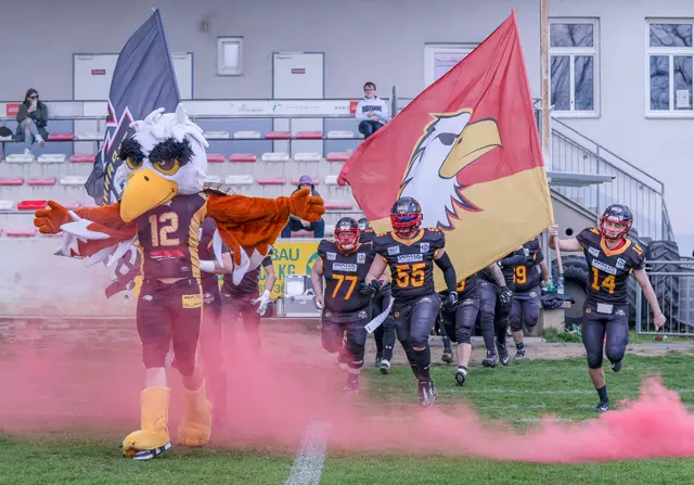 Mit 37:0 gewannen die Eagles gegen die Woodquarter Wolves. | Foto: Thomas Werchota