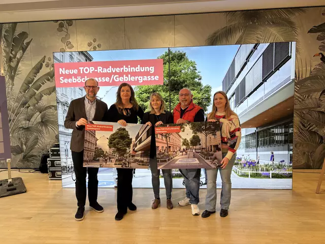 (v.l.n.r.) Harald Sidak Geschäftsführer des Haus der Barmherzigkeit, Mobilitätsstadträtin Ulli Sima (SPÖ), die beiden Bezirkschefs von Ottakrig und Hernals, Stefanie Lamp und Peter Jagsch (beide SPÖ) und Neos-Mobilitätssprecherin Angelika Pipal-Leixner beim Presseevent.  | Foto: Lukas Ipirotis Ipirotis/MeinBezirk