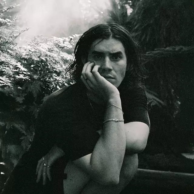Mit seinem New- und Dark Wave Synthie-Sound hat sich Edwin Rosen den Spot als Headliner am Samstag mehr als verdient. | Foto: Clara Fux