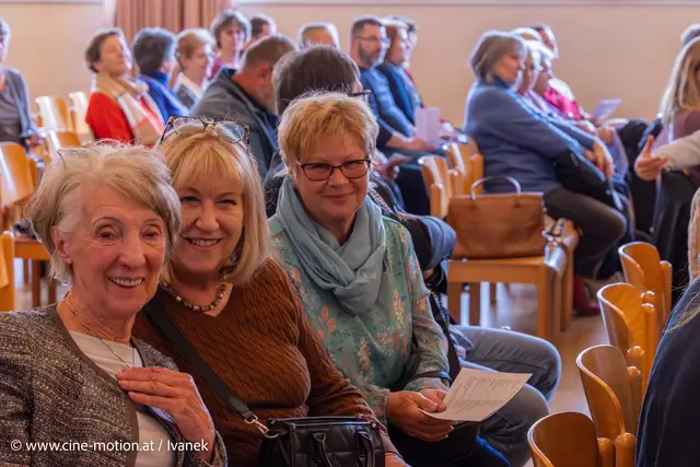 Waltraud aus Himberg, Elisabeth Rigler und Monika Oxtoby zeigten ihre Begeisterung (vlnr). | Foto: www.cine-motion.at / Ivanek