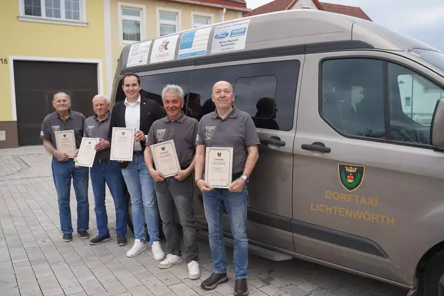Seit der ersten Fahrt am 7. April 2015 hat sich das Dorftaxi zu einem unverzichtbaren Bestandteil in der Gemeinde entwickelt und stellt eine wertvolle Dienstleistung für die Einwohnerinnen und Einwohner dar. | Foto: Gemeinde 