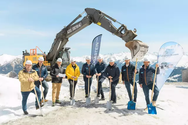 v. l.: Markus Viehauser (Bürgermeister Bad Hofgastein), Christian Hochreiter (Gasteiner Bergbahnen), Ernst Hasenauer und Sebastian Kroesen (Hasenauer.Architekten), Andreas Innerhofer (Vorstand Gasteiner Bergbahnen), Hans Scharfetter (Gastronom), Franz Gasselsberger (Aufsichtsratsvorsitzender), Benjamin Rogl und Markus Papai (Gasteiner Bergbahnen)  | Foto: Gasteiner Bergbahnen AG / Fotoatelier Wolkersdorfer 