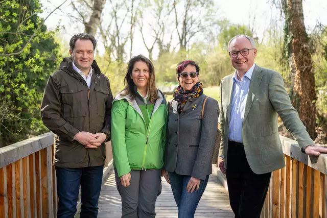 Umweltminister Norbert Totschnig und LH-Stellvertreter Stephan Pernkopf besuchten das erweiterte Auerlebnisgelände Schlossinsel. | Foto: BMLUK Hemerka