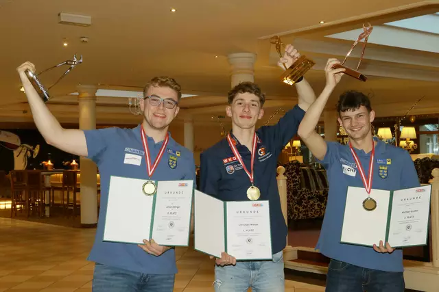 Siegerbild mit doppelter niederösterreichischer Beteiligung (v.l.): Silber-Gewinner Julian Edinger, Christian Wieser (1. Platz) und Bronze-Gewinner Michael Gruber. | Foto: Lexi
