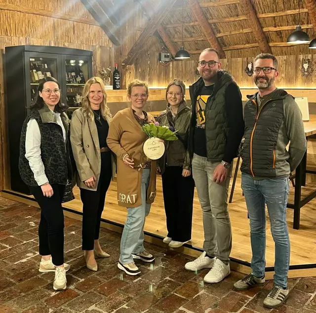 Vizebürgermeisterin Heidi Galumbo gratulierte Familie Zehentner zur Eröffnung der Pusztascheune in Illmitz recht herzlich und wünscht viel Freude, Erfolg und Glück. | Foto: Volkspartei Illmitz