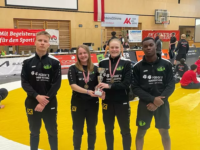 Felix Kühweider, Emma und Maja Spatz sowie Souleymane Touré in Klaus | Foto: KSV Söding
