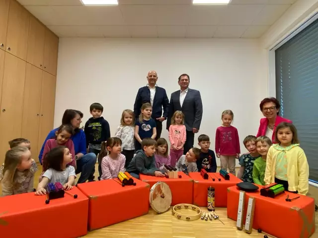 Mit viel Elan und Neugier entdeckten die kleinen Musiker die Vielfalt der Instrumente und begannen sofort, ihre eigenen Melodien zu erschaffen. | Foto: FPÖ Adlwang
