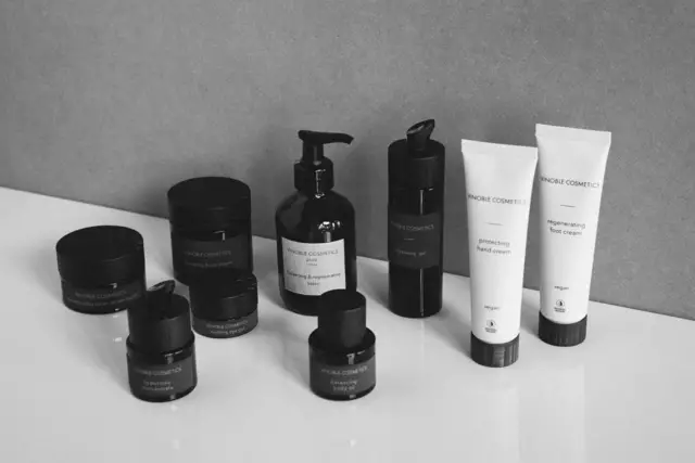 "Vinoble Cosmetics" steht nun seit zwei Jahrzehnten erfolgreich für achtsame Hautpflege und entfaltet dort seine ganze Wirkung, wo Entspannung und Luxus aufeinandertreffen – in über 260 exklusiven Spas weltweit und den eigenen vier Wänden. | Foto: Vinoble Cosmetics