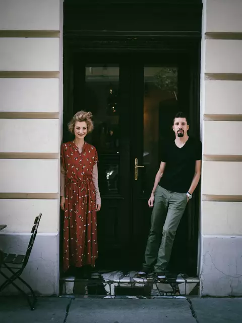 Betreiber Andreas Schwarz und Köchin Christina Nasr. Als Nächstes komme mal eine Auszeit, so Schwarz. | Foto: Ingo Pertramer