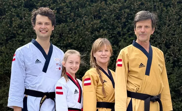 EM-Starter aus dem Bezirk Freistadt (von links): Andreas Brückl, Marie Gattringer, Sylvia Gringer und Stützpunkttrainer Gerhard Heßl. | Foto: TKD Asvö Tragwein