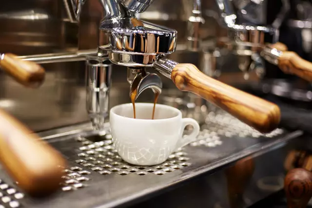 In vielen Klagenfurter Cafés stehen die Maschinen bereits Mitte des Nachmittags still. | Foto: Adobe Stock/Saskia
