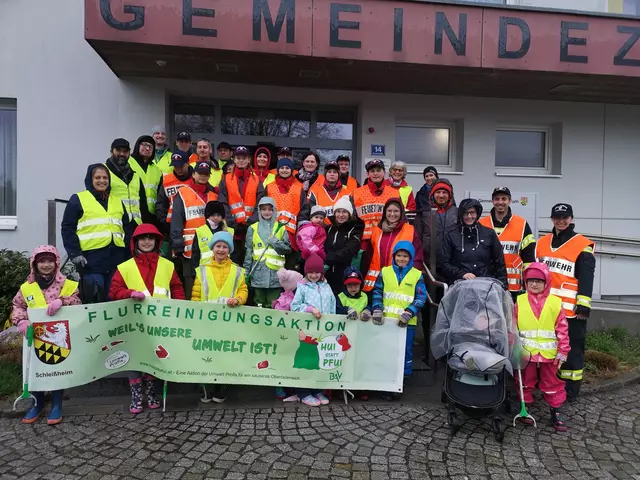 Zahlreiche Freiwillige rückten in Schleißheim aus, um die Gemeinde von Unrat zu befreien. | Foto: Gemeinde Schleißheim