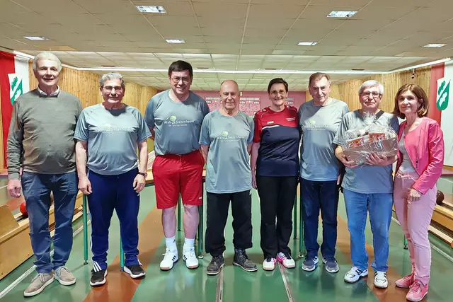 Seniorenbundobmann Eugendorf Bert Strasser, Guiseppe Statuto, Johannes Moder, Rudolf Pokorny, Katharina Wuppinger, Hubert Mackner, Alfons Strobl, Landesobfrau Andrea Eder-Gitschthaler | Foto: Seniorenbund/Reinhold Merlingen