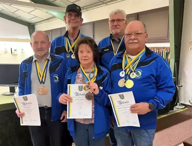 Die siegreichen Rabensteiner Senioren Friedrich Datzreiter, Alfred Gajsek, Monika Tschepp, Herbert Engel und Manfred Schmirl (vlnr). | Foto: Rabensteiner Schützengilde