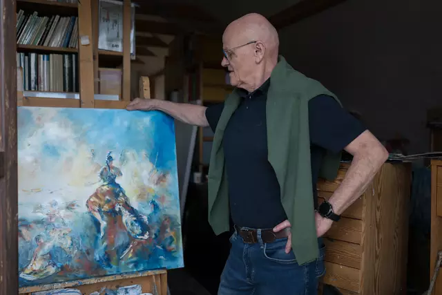 Kritisch: das Bild mit goldenem Apfel anlässlich des Ukraine-Krieges. | Foto: Santrucek