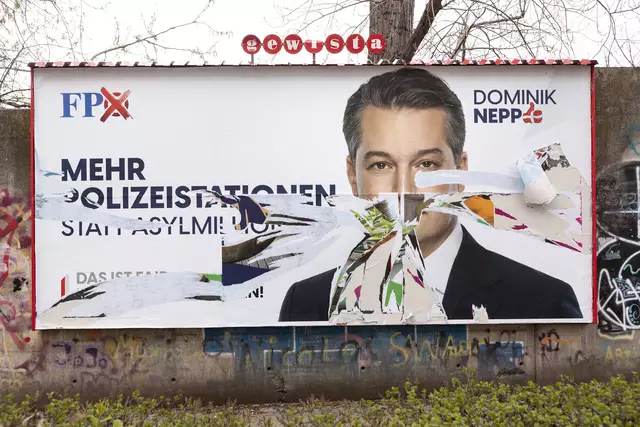 Laut MeinBezirk-Informationen werden nur von der FPÖ wöchentlich 500 bis 600 Plakate beschädigt oder beschmiert. | Foto: Weingartner-Foto / picturedesk.com