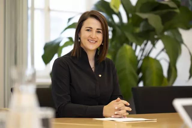 Landesrätin Astrid Mair begrüßt die gesetzliche Möglichkeit zur Messengerüberwachung.  | Foto: Land Tirol 