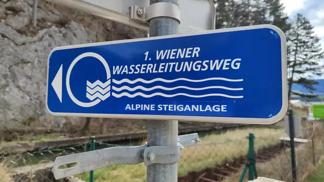 die Wegweiser leiten uns entlang des Weges... | Foto: I.Wozonig