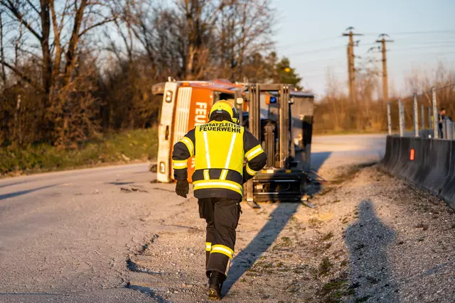 Übung für den Ernstfall: In Gunskirchen zeigten die Einsatzkräfte der Feuerwehr, der Polizei und des Roten Kreuzes, wie sie zusammenarbeiten und Leben retten können. | Foto: FFW Gunskirchen