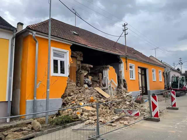 Der 40-Jährige aus dem Bezirk Hollabrunn erlitt Verletzungen schweren Grades und wurde mittels Rettungshubschrauber in das Universitätsklinikum Krems geflogen. | Foto: Feuerwehr Sitzendorf
