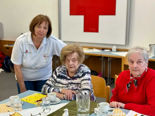 Auch mit höherem Alter lachen die Senioren noch begeistert in die MeinBezirk Horn-Kamera. | Foto: Markus Kahrer
